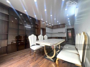 chính chủ bán nhà hoàng quốc việt - cầu giấy - ô tô vào nhà 60m2, mặt tiền 5,2m có thang máy