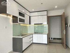 chính chủ bán căn 2pn vinhomes grand park view hồ bơi đã có sổ giá 2.6tỷ bao thuế lh 