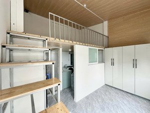 cho thuê căn hộ 1pn tách bếp bancol+gác cao 2m_gần bờ kè trường sa q3, cho nuôi pet, máy giặt riêng