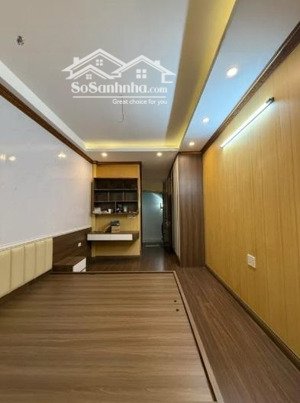 bán nhà 30m2, 5 tầng phố hoàng mai ngõ ba gác tránh xe máy nhà đẹp ở ngay!