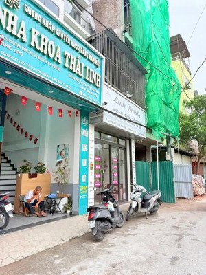 bán nhà mặt phố bát khối dt lớn 130m2, kinh doanh đỉnh, giá 22.8 tỷ.
