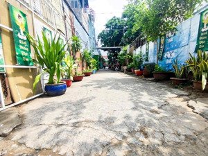 nhà diện tích lớn còn mới tinh ở trung tâm quận 7, dt 85m2 giá 6.5 tỷ