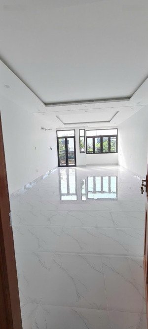 bán toà nhà 5 tầng mới đường 10m5 chính hữu, sơn trà giá 15,5 tỷ