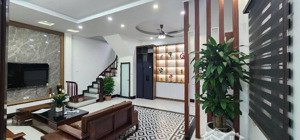 bán nhà ngô quyền, hà đông 45m2 giá 9.x tỷ nhà đẹp, khu quân đội