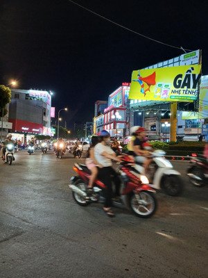 bán nhà - hẻm xe hơi - vòng xoay lê đại hành - 98m2 - 9 tỷ