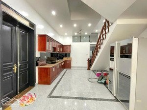 cho thuê nguyên căn biệt thự mini tại văn cao - hải an - hải phòng - 6 ngủ full nội thất đẹp