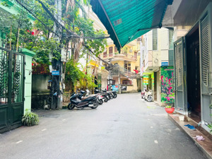 siêu phẩm cầu giấy -4 tầng lô góc 3 thoáng-vị trí trung tâm-ngõ thông kinh doanh-giá nhỉnh 12 tỷ