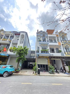 nhà 3 tấm hoàn công ngay miếu ông cù sân thượng có mái che