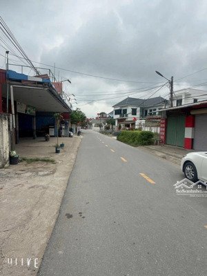 siêu phẩm 1 lô f0 mới ra lò. tuyến 2 sau 1 nhà mặt đường 361 ngõ đổ đường nhựa 3,5m - 4m