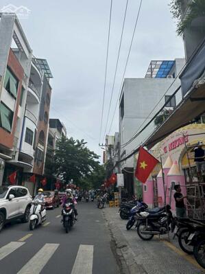 Siêu phẩm kiệt 2 tầng 2 mặt tiền cực hot Full nội thất phườngThanh Khê vị trí đẹp thoáng.Nhà nằm trên tuyến đường sầm uất bậc nhất.