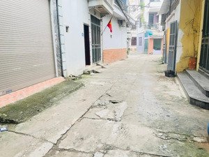 siêu phẩm -bán nhà bằng liệt -ô tô 7 chỗ vào nhà -full nội thất- sổ hoa hậu 35m2 giá 8 tỷ