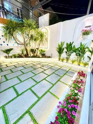 biệt thự vườn giữa trung tâm nhà bè nghỉ dưỡng sân vườn hồ cá koi thác nước ngay trong nhà