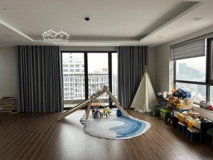chính chủ cần cho thuê căn hộ 168m2 gồm 3 ngủ 2 vệ sinh nội thất cơ bản ở udic westlake vào ở luôn