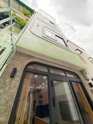 nhà mới đẹp bước chân ra trường sa. 3pn 3wc phù hợp với gia đình trẻ. vị trí đắc địa bình thạnh