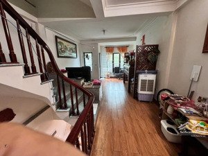 bán nhà 4 tầng dân xây độc lập, hàng xóm vin cổ loa, chân cầu tứ liên