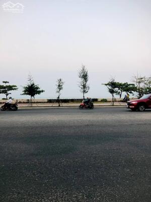 Cần bán Biệt Thự 3.5 tầng MT đường Nguyễn Tất Thành,P Thanh Khê.Đà Nẵng