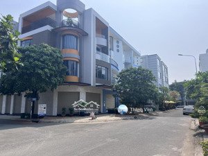 chính chủ cần bán nhanh nhà phố thương mại đường lớn rộng 30m kdc khang điền, sổ hồng chính chủ.