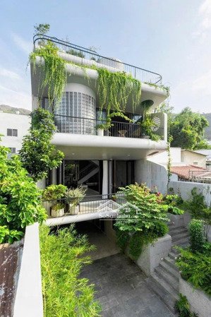 bán căn villa hiện đại đi bộ ra biển 5, hẻm đường nguyễn khắc viện, phường vĩnh hoà, nha trang