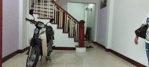 cho thuê nhà nguyên căn đường cổ nhuế. 45m2 x 4 tầng. vào ở ngay.