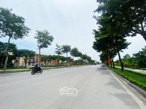 bán nhà xuân phương, lô góc, mt 5m, thang máy, full nội thất, 42m2 x 7t chỉ 8.15 tỷ. lh 