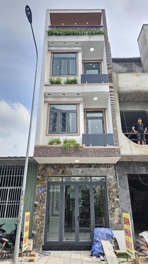 bán nhà 1 trệt 2 lầu mẫu hiện đại kdc phú hồng đạt , p.bình chuẩn, tp.thuận an
