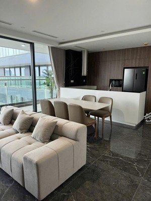 chính chủ gửi cho thuê căn hộ 163m2 full nội thất với 3 ngủ +1 và 2 nhà tắm, có bồn tắm, vào ở luôn