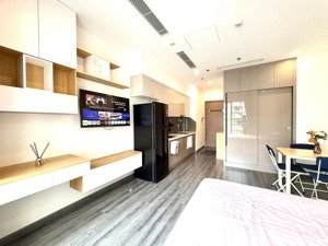 chính chủ cho thuê căn studio tòa ruby full đồ cao cấp viêw đẹp .