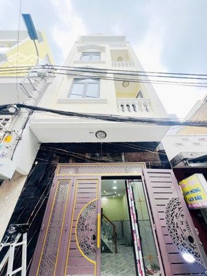 q4 . f khánh hội. nhà mt 6m . shr 40m2 vuông vức 4 tầng btct. chỉ nhĩnh 12 tỷ tl