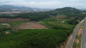 bán đất giáp khu công nghệ cao, 16 tỷ, 83000m2, view đẹp làm du lịch, bãi xe tiện ngay đường lớn
