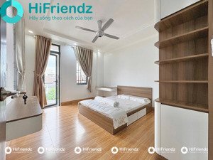 phòng rộng ban công thoáng máy giặt riêng