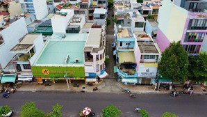 hạ 500 triệu bán gấp căn nhà 2 mặt tiền 3 tầng mặt đường 20m gần biển