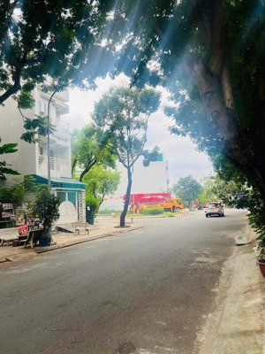 bán nhà đẹp 4 tầng ở ngay kdc tân quy đông, (6x15) khu dân cư yên tĩnh, dân trí cao - giá tốt