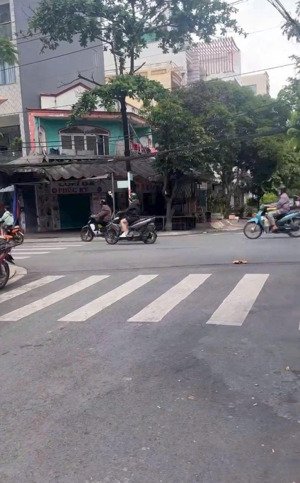 nhà cấp 4 mt đường số p. tân quy, (4,55 x 18m) xây được cao tầng: hầm + 6 tầng