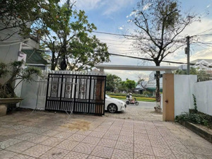 nhà mặt tiền hùng vương - tp tam kỳ vị trí đắc địa giá thị trường 20 tỷ, tôi bán 15.5 tỷ dt 461m2