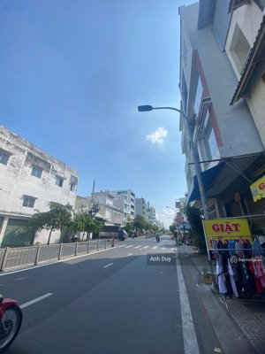 mặt tiền đường số, thảo điền, q.2. dt: 24.5 x 65m (980m2). xd cao tầng. vị trí đẹp. giá: 140 tỷ