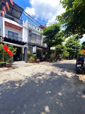bán nhà 3 tầng nở hậu mt chơn tâm 5, 117m2, 5.x tỷ tl