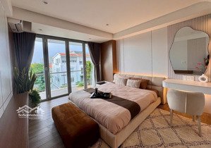 bán gấp căn hộ garden plaza 141m ban công dài, nội thất mới 100% có sổ, có ô xe hơi lh 