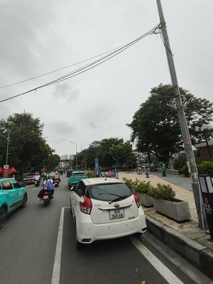 xã đàn dt 128m2 mt 6.5m, ngõ ba gác tránh, sổ vuông vắn, ko qh. khu dân trí cao, gần hồ đắc di