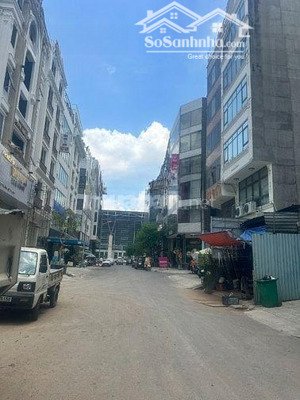 thật 100% thu nhập 140 triệu/tháng 28 phòng mặt tiền 5x22m. 110m. 7 tầng ngay cx chu văn an.p.26 bt