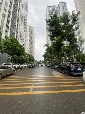 bán nhà hồ tùng mậu, lô góc mới tinh, 36m2 x 5t, chỉ 8.2 tỷ. lh 