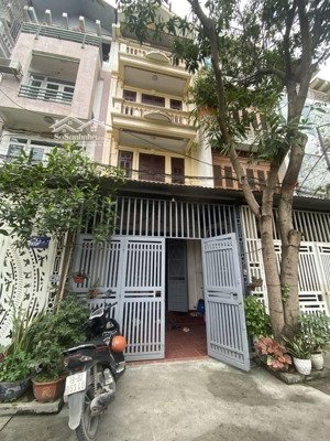 trục chính - kinh doanh - vỉa hè 2 bên - diện tích rộng - văn quán: 96m x5t, giá hơn 10ty