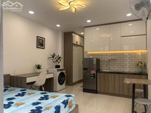 CĂN HỘ DỊCH VỤ - FULL NỘI THẤT, CÓ BAN CÔNG, HỒ HẢO HỚI Q1