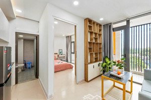 cho thuê chdv 1phòng ngủ ban công dt 45m2 full nội thất thang máy gần đại học văn lang cs3