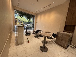 chính chủ cho thuê nhà mặt phố nguyễn viết xuân hà đông phòng mới đẹp, wc riêng. lh công 