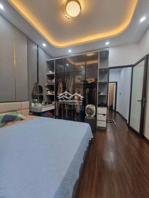 kim giang 36m x 4 tầng. cách 1 nhà ra ô tô. ở luôn. giá 7 tỷ hơn. lh 