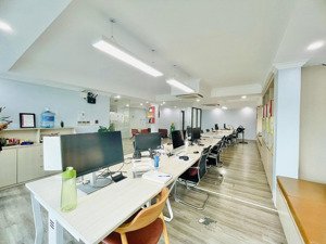 cho thuê sàn văn phòng 150m biệt thự căn góc mặt phố việt hưng, long biên