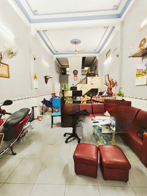 bán nhà hxh 7m đường thoại ngọc hầu. q tân phú. dt: 4x22.(88m2) . 4 tầng. giá: 8,8 tỷ tl