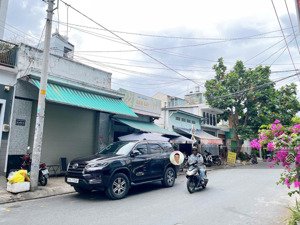 hiếm. 10mx27.5m, mt đường 30m cách nguyễn sơn 50m. giá 27.5tỷ tl