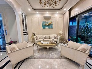 cần bán gấp căn liền kề 90m2 vinhomes marina hoàn thiện full nội thất có thang máy