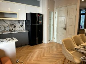 chị gái chuyển về quê cần chuyển nhượng căn 4pn-160m2 vòng cung bitexco giá bán 48 tỷ .lh0962966939